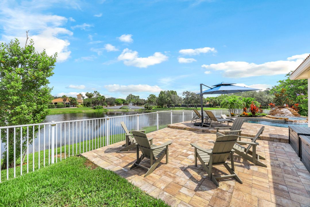 2179 Canary Island Cove, Naples, FL 34119