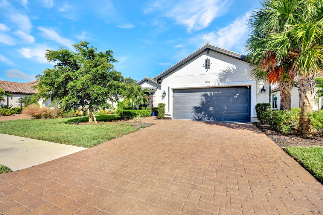 11761 Canal Grande Dr, Miromar Lakes, FL 33913