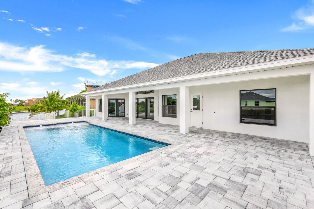 230 NE 18th St, Cape Coral, FL 33909