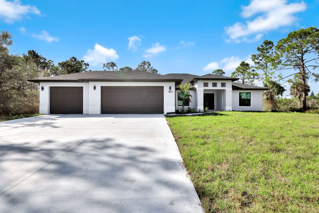 1213 Magnolia Ave, Lehigh Acres, FL 33972