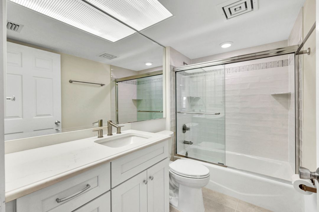 21 Bluebill Ave #1001, Naples, FL 34108