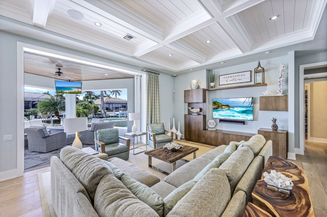 813 Magnolia Ct, Marco Island, FL 34145