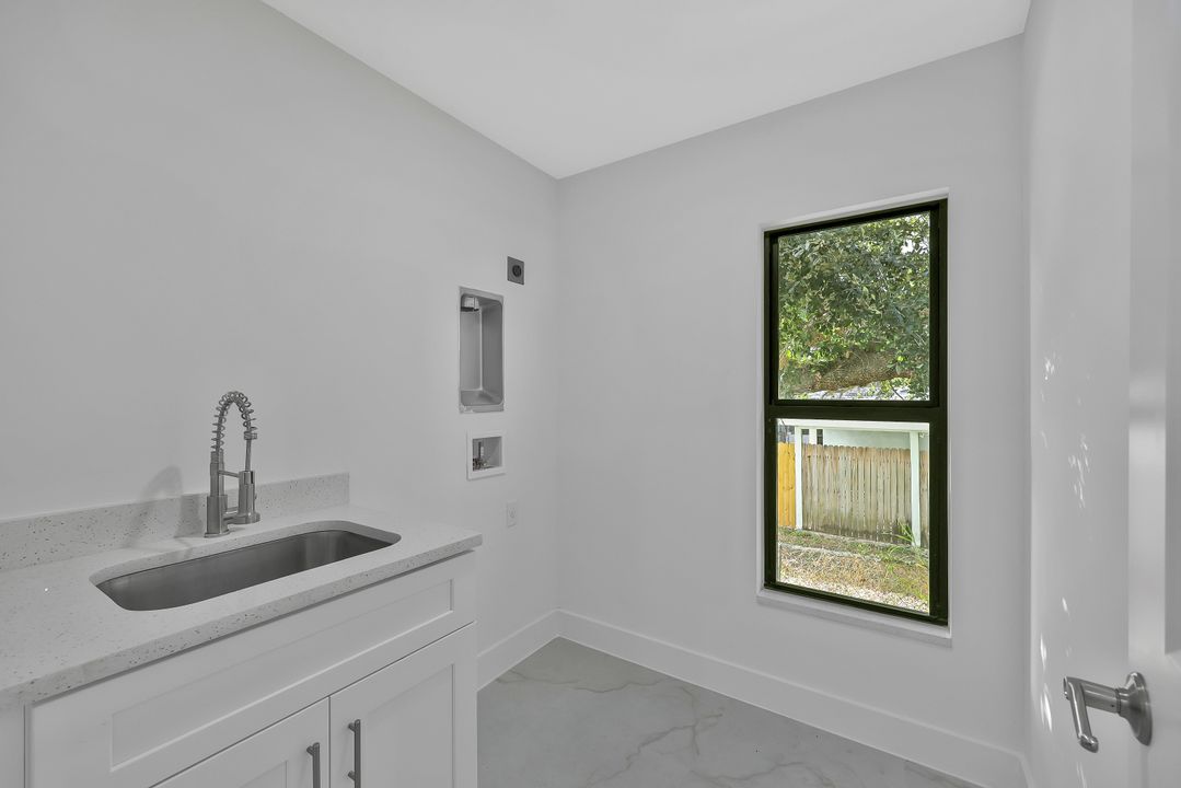 125 Holland St, North Fort Myers, FL 33917