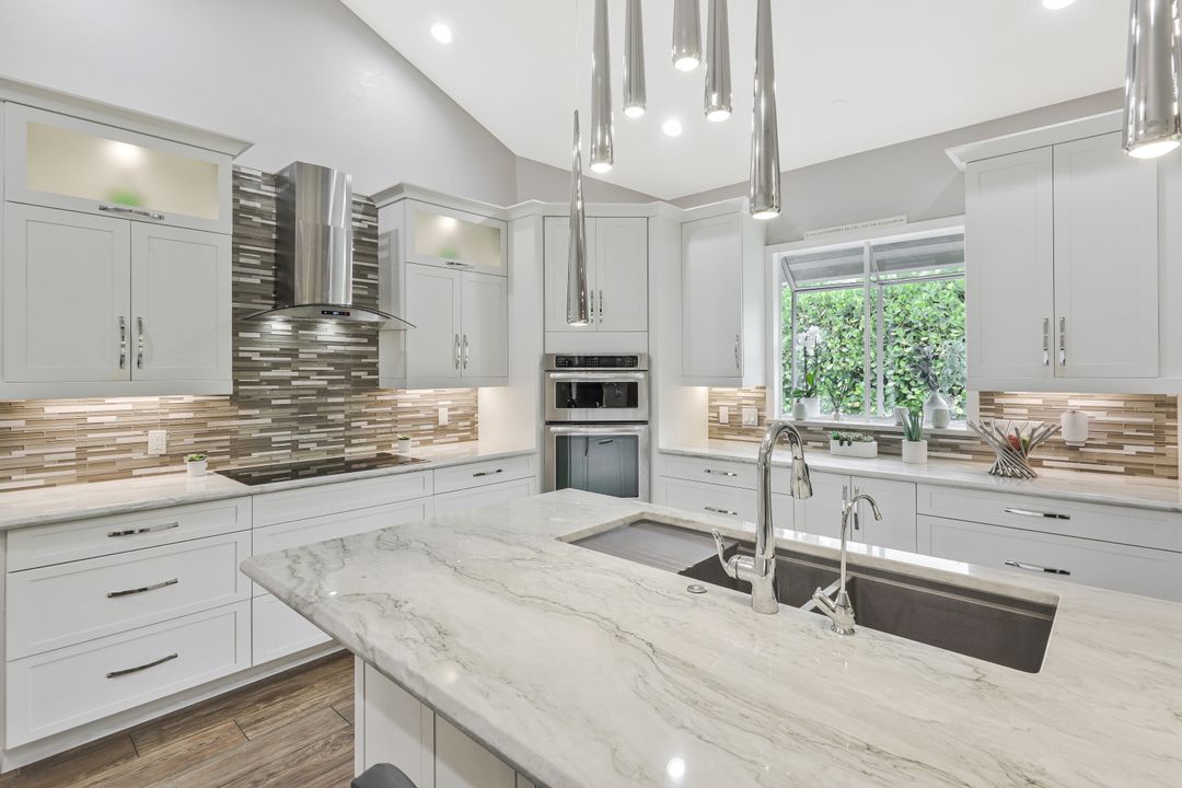 730 Bay Tree Ct, Naples, FL 34108