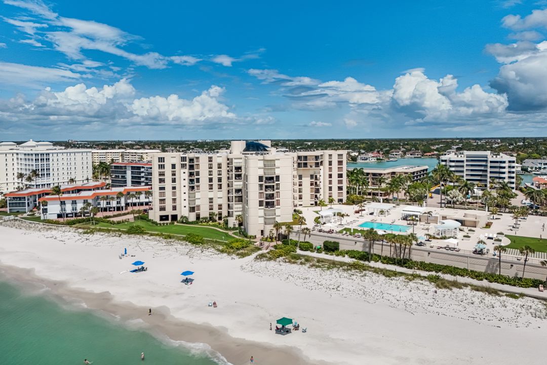 3215 Gulf Shore Blvd N #611, Naples, FL 34103