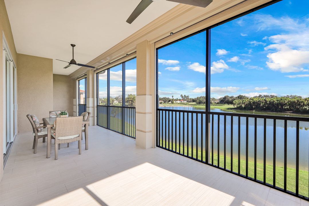 608 El Camino Real  #202, Naples, FL 34119