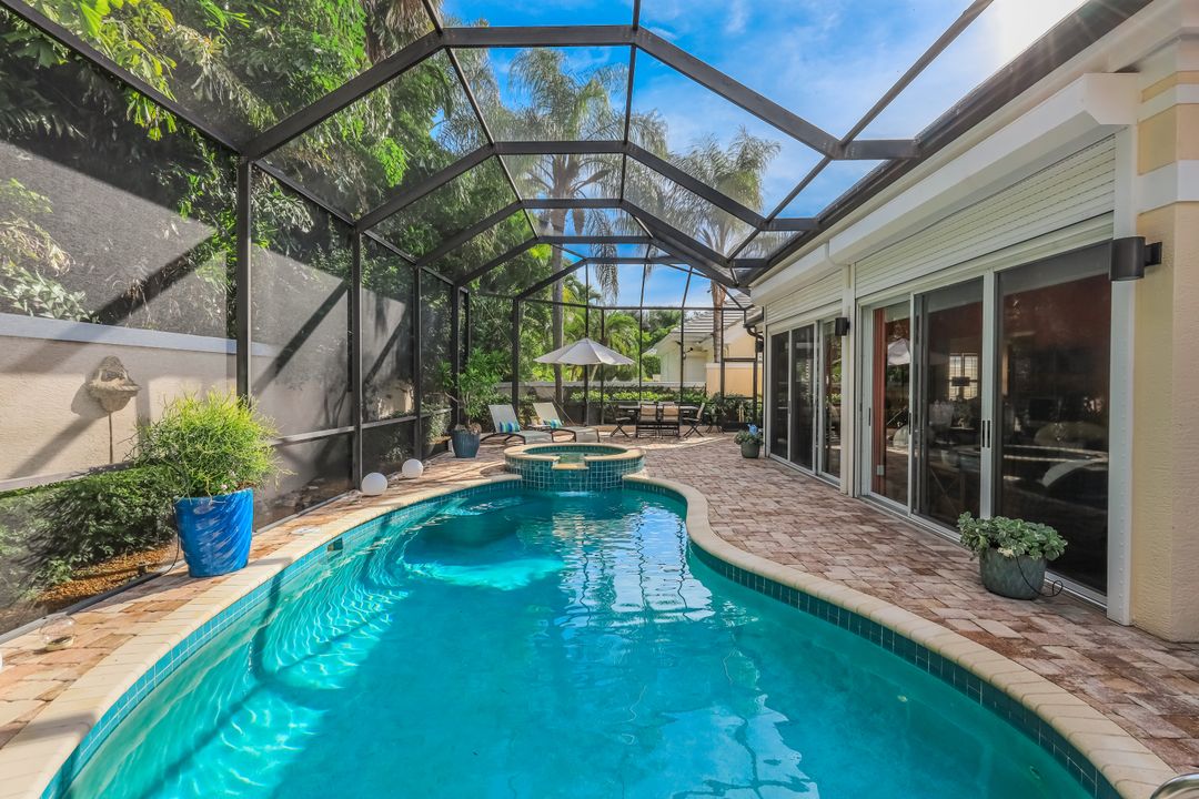 353 Carlton Pl, Naples, FL 34108