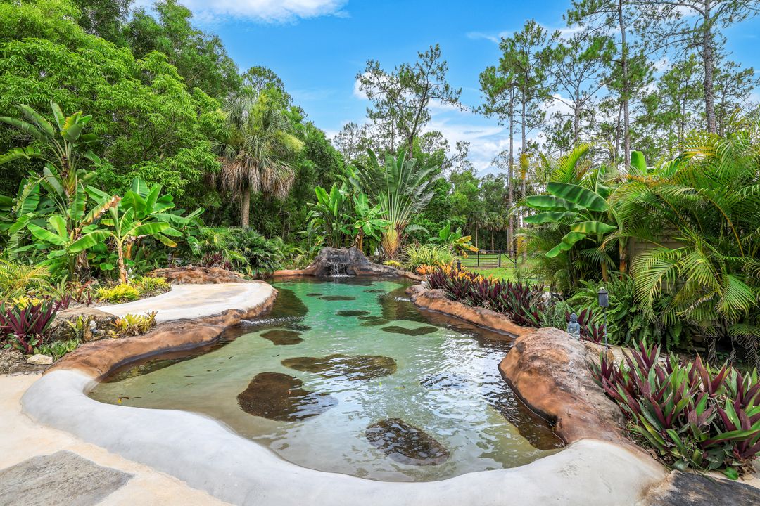 4710 1st Ave NW, Naples, FL 34119