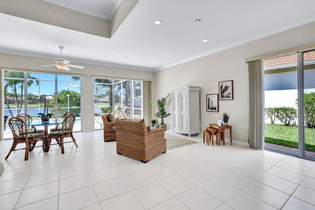 3713 Whidbey Way, Naples, FL 34119