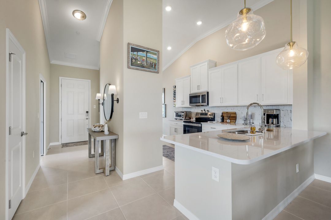11811 Venetian Lagoon Dr #204, Fort Myers, FL 33913