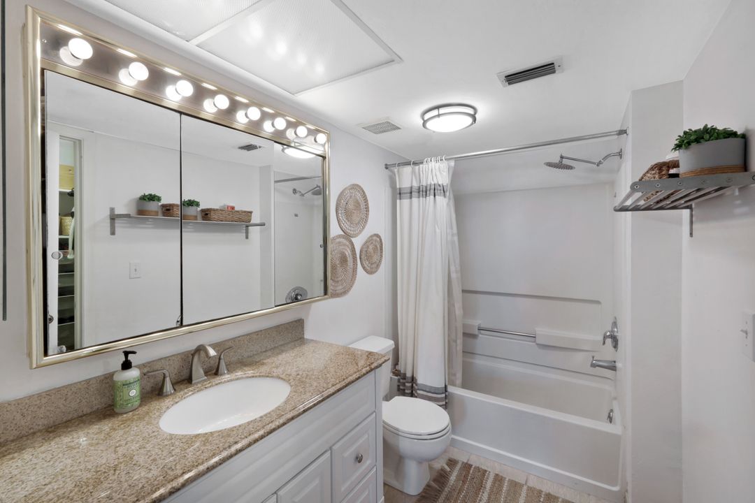 4038 Northlight Dr #1506, Naples, FL 34112