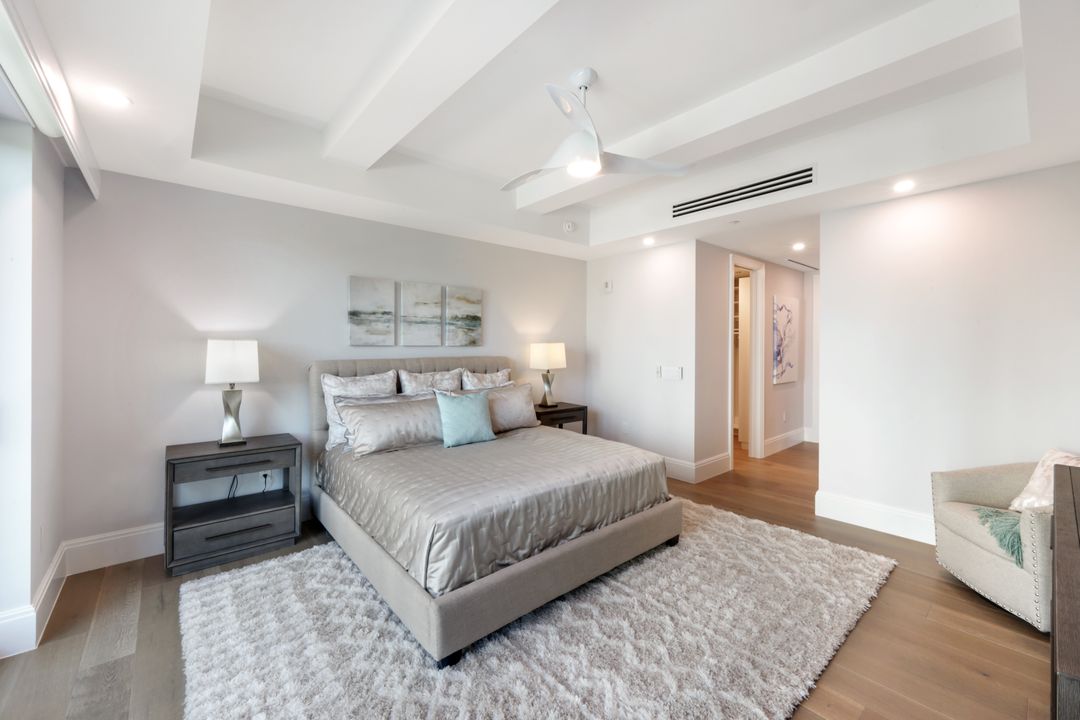 1130 3rd Ave S #207, Naples, FL 34102