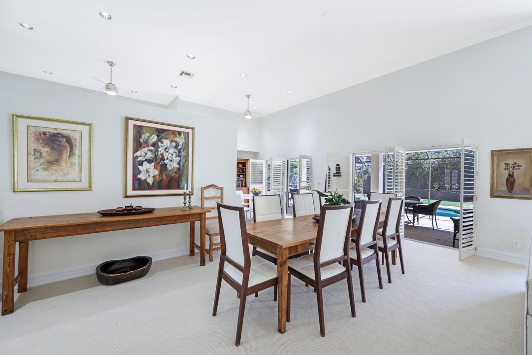 382 Carlton Pl, Naples, FL 34108