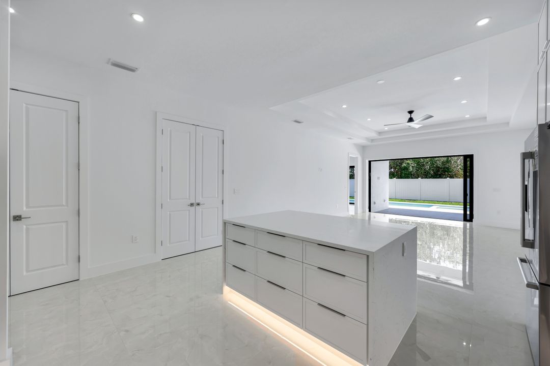 1312 Trail Terrace Dr, Naples, FL 34103