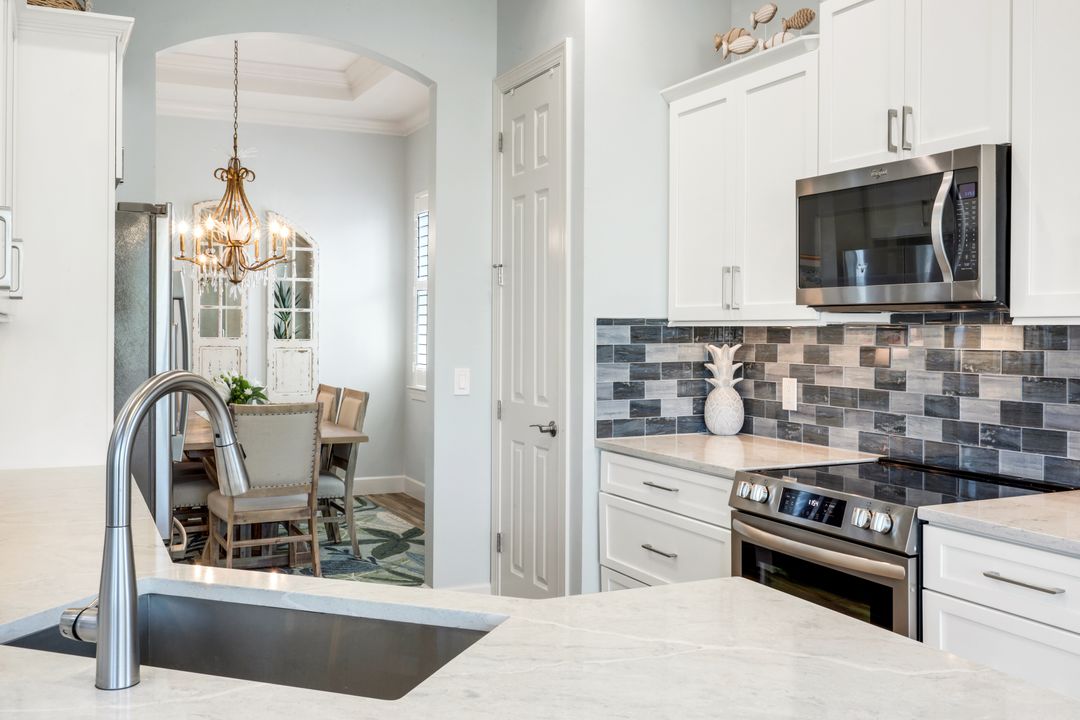 8839 Nautical Landing Cir #201, Naples, FL 34120