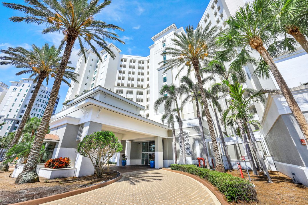 315 Dunes Blvd #PH-6, Naples, FL 34110