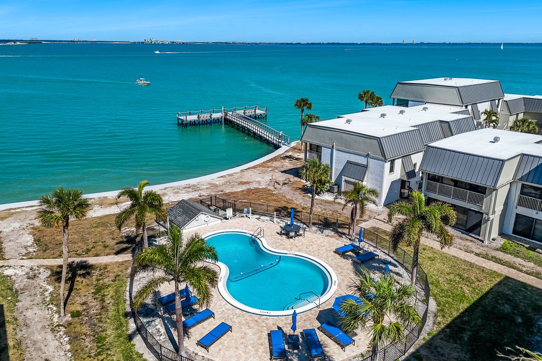 730 Sextant Dr, Sanibel, FL 33957