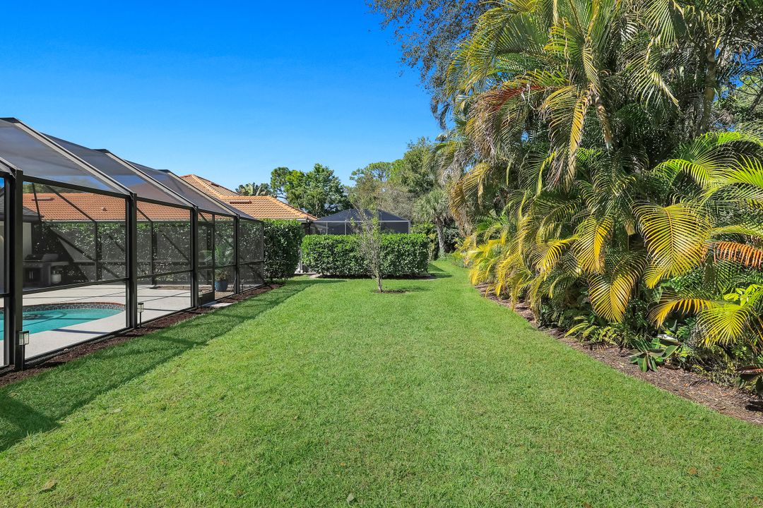 547 Cormorant Cove, Naples, FL 34113