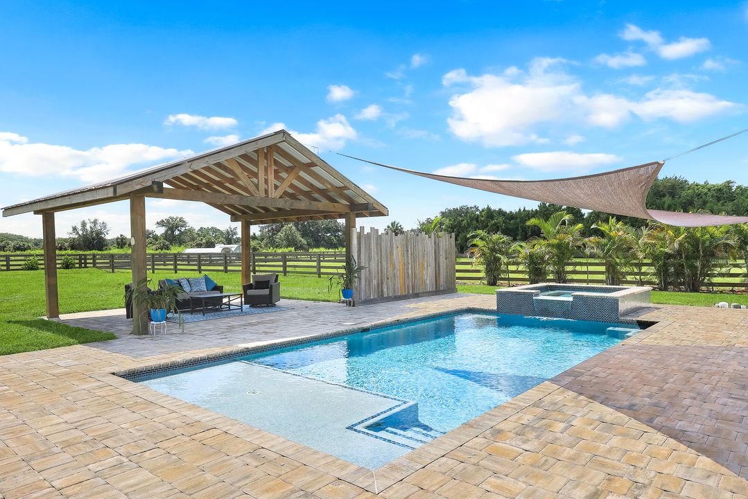 19080 Parkinson Rd, Alva, FL 33920