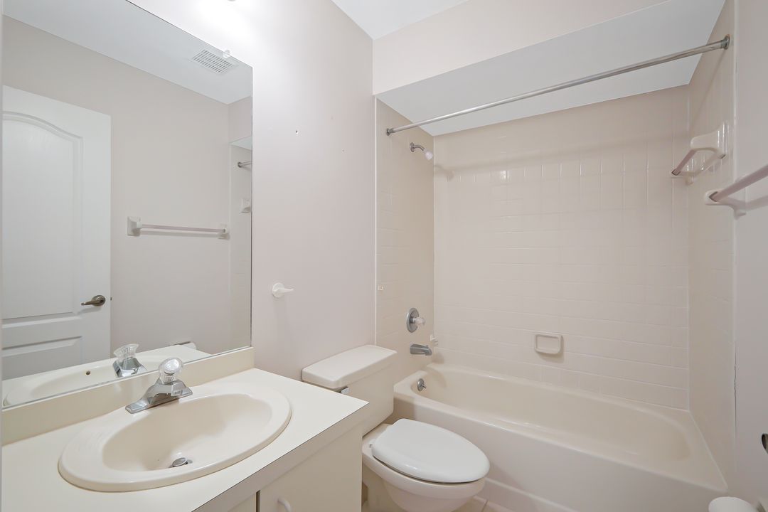 13142 Regent Cir, Fort Myers, FL 33966