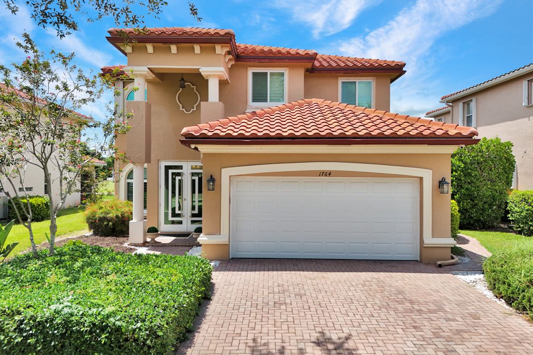 1764 Birdie Dr, Naples, FL 34120