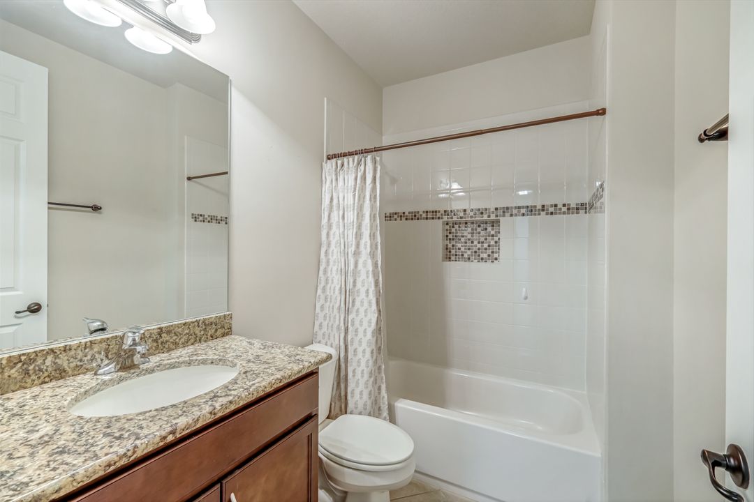 11732 Meadowrun Cir, Fort Myers, FL 33913