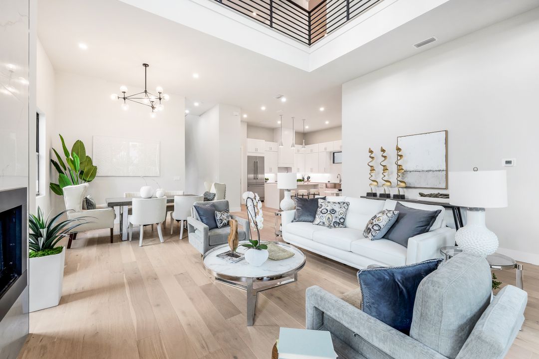 524 103rd Ave N, Naples, FL 34108