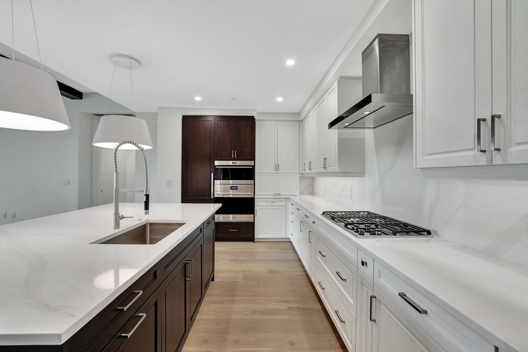 1130 3rd Ave S #211, Naples, FL 34102