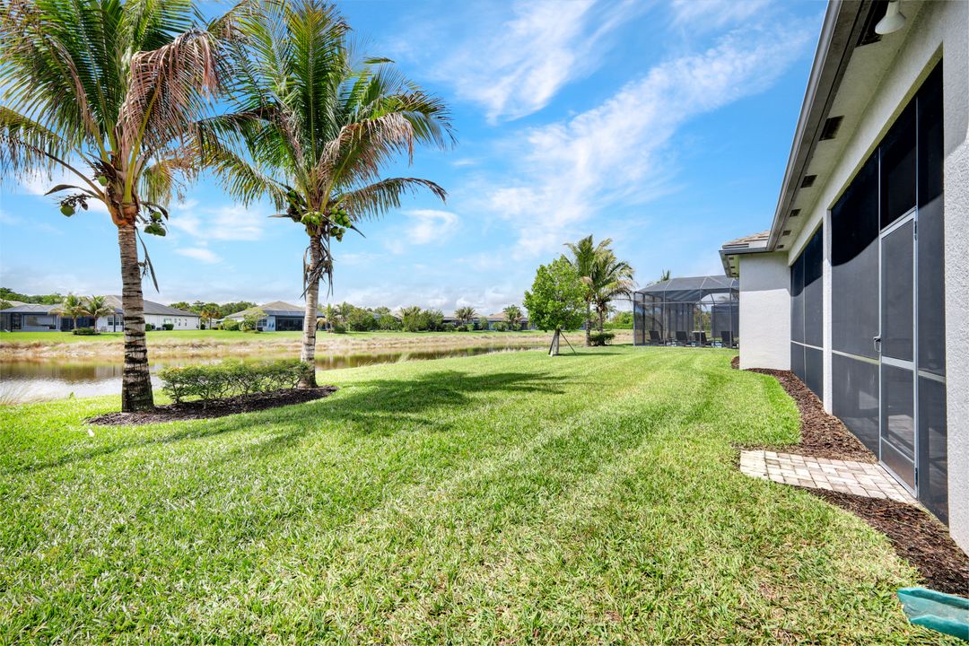 11628 Periwinkle Dr, Naples, FL 34120