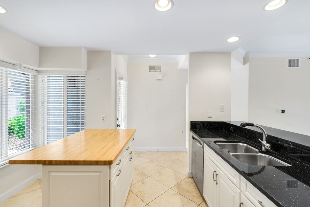 3029 Driftwood Way #3305, Naples, FL 34109