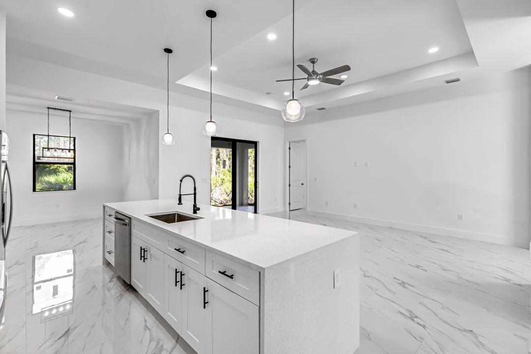 2113 Grayson Ave, Alva, FL 33920