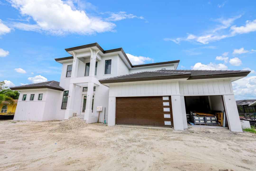 736 96th Ave N, Naples, FL 34108