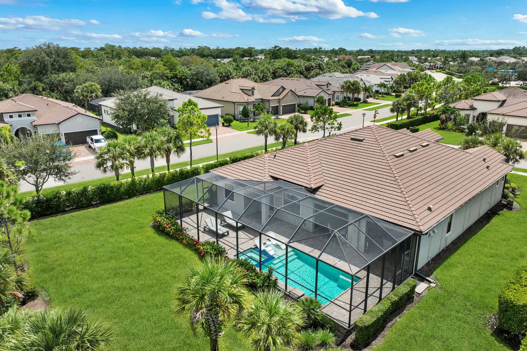 9151 Snowy Owl Wy, Naples, FL 34120