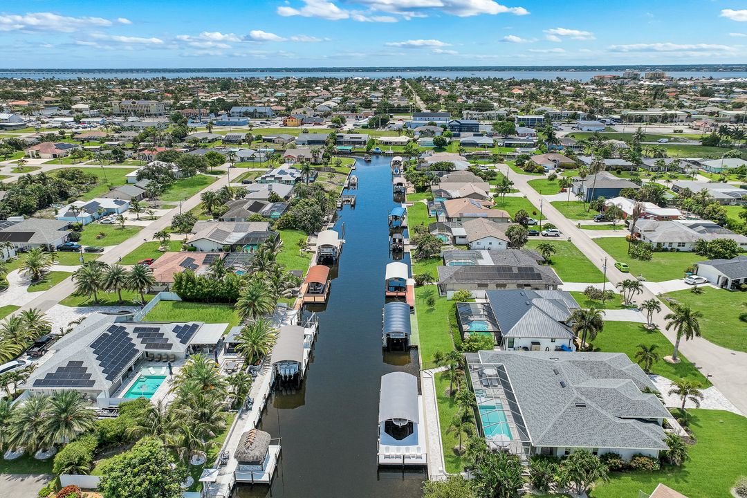 1319 SE 38th St, Cape Coral, FL 33904