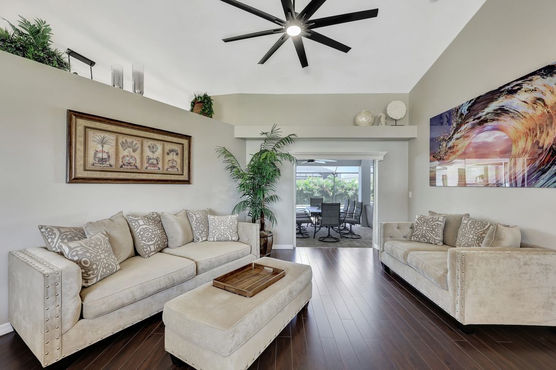 1918 Cape Coral Pkwy W, Cape Coral, FL 33914