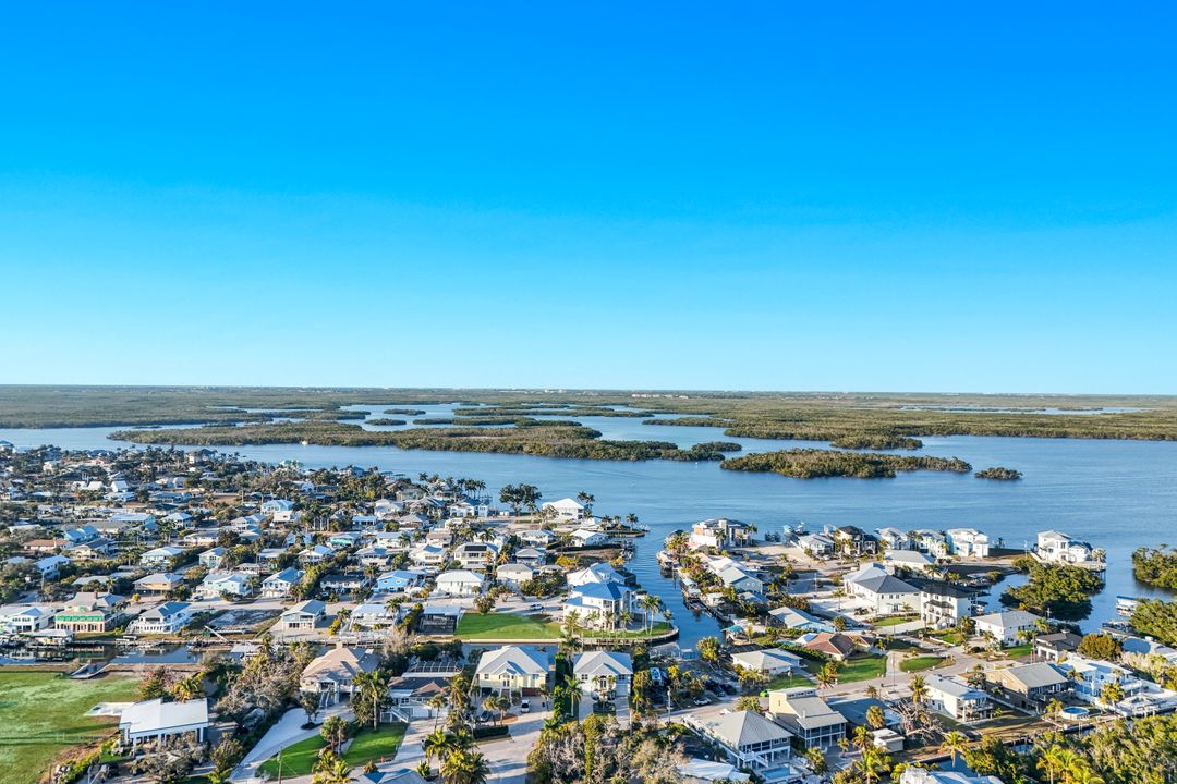 231 Sterling Ave, Fort Myers Beach, FL 33931