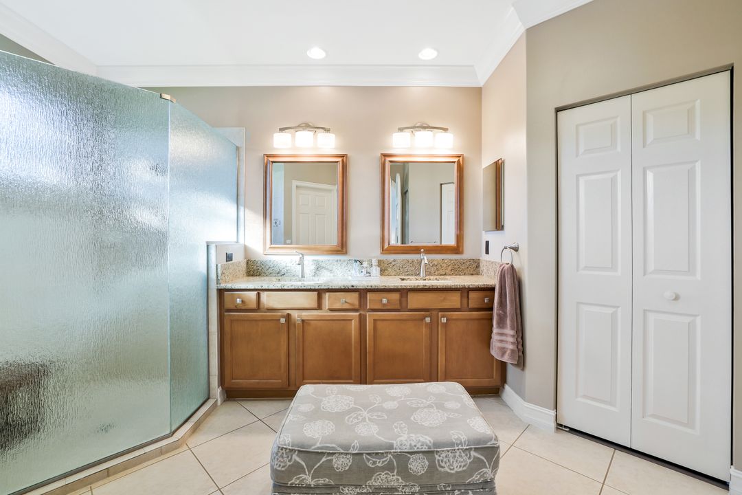 1619 Cayman Ct, Naples, FL 34119