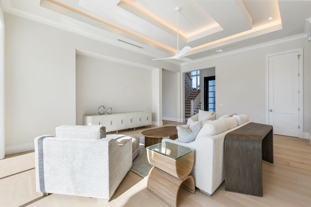 713 Nautilus Ct, Marco Island, FL 34145