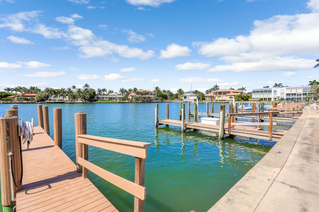 333 Harbour Dr #201, Naples, FL 34103