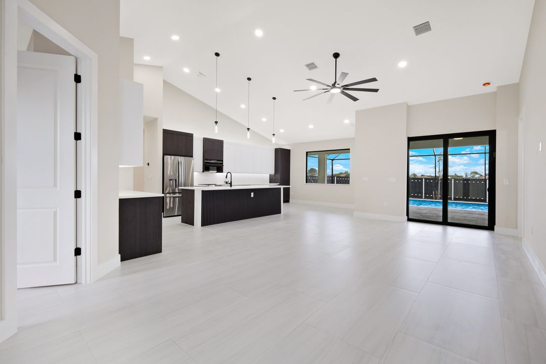 819 SW 16th Terrace, Cape Coral, FL 33991