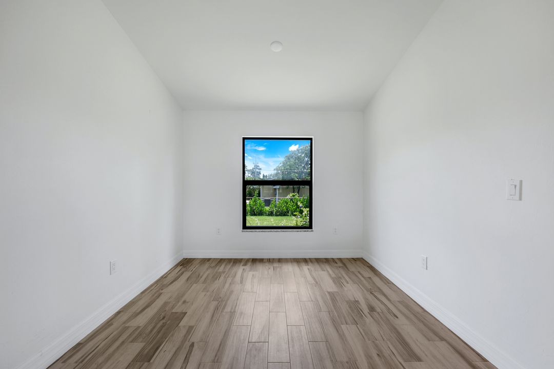 18209 Hawthorne Rd, Fort Myers, FL 33967
