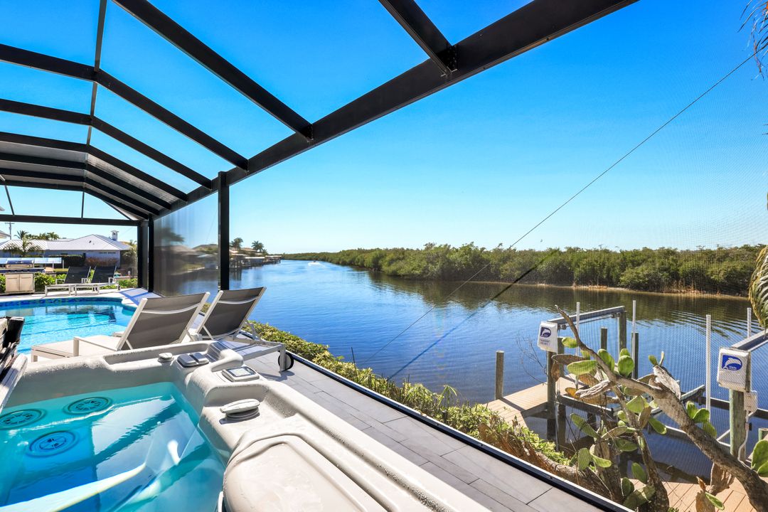 3624 Surfside Blvd, Cape Coral, FL 33914