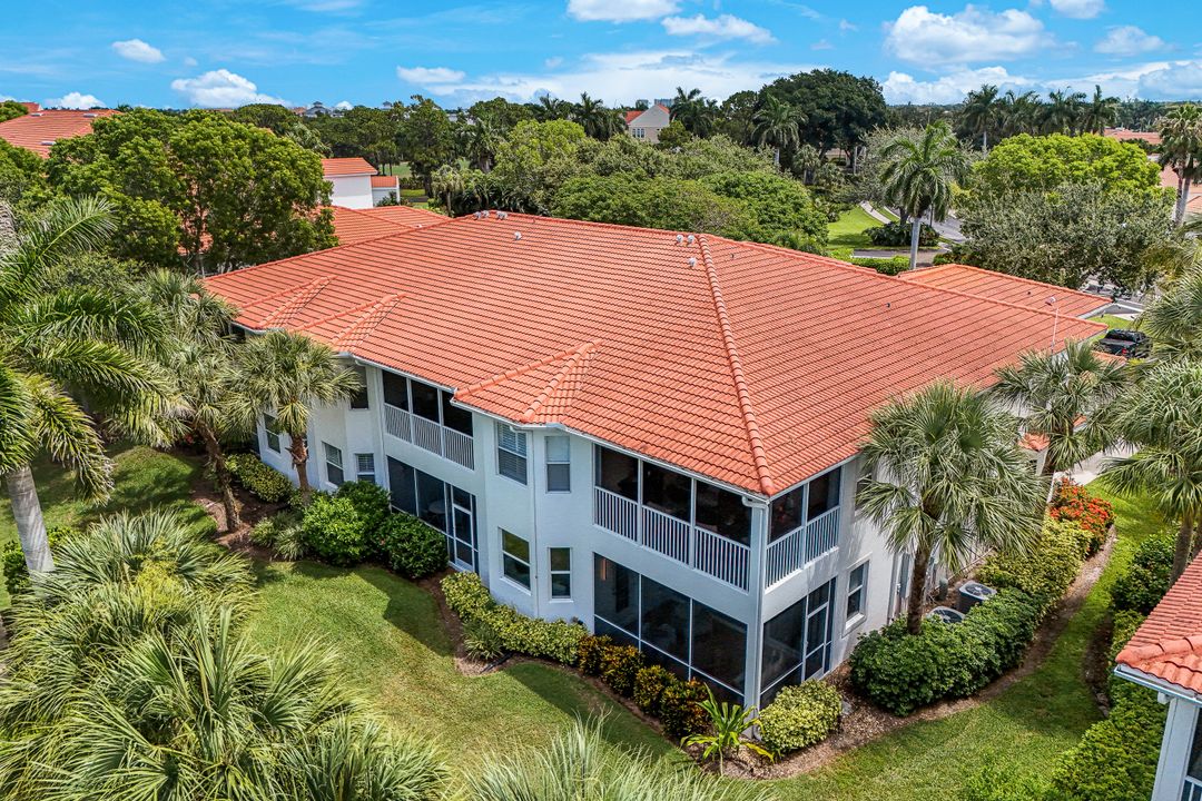4700 Yacht Harbor Dr #611, Naples, FL 34112