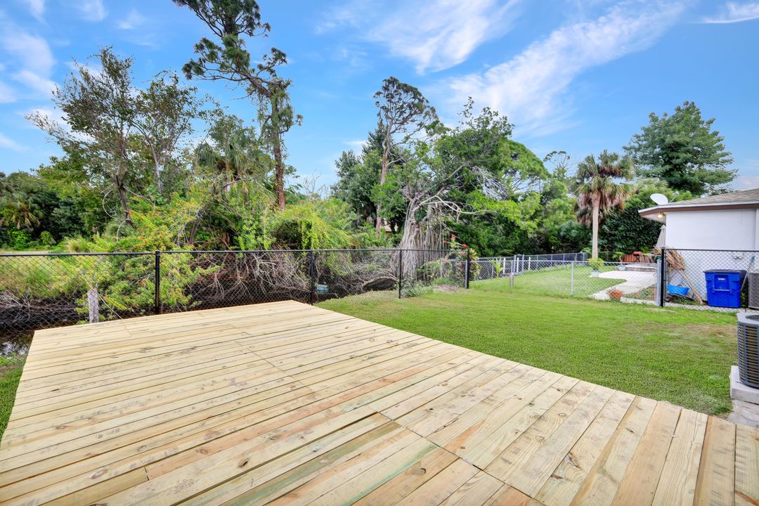 73 Cardinal Dr, North Fort Myers, FL 33917
