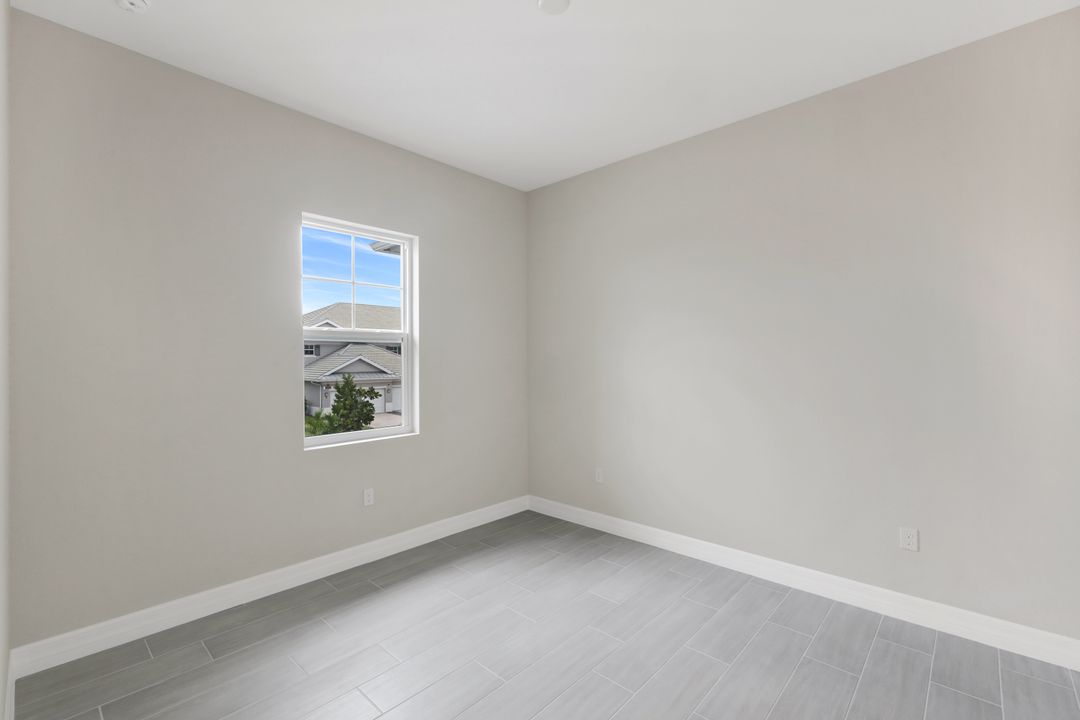 280 Antilles Wy E #101, Naples, FL 34112