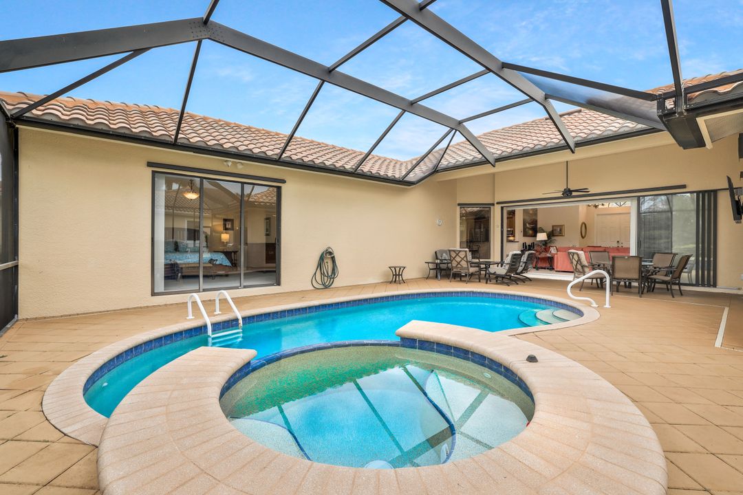 981 Tivoli Ct, Naples, FL 34104