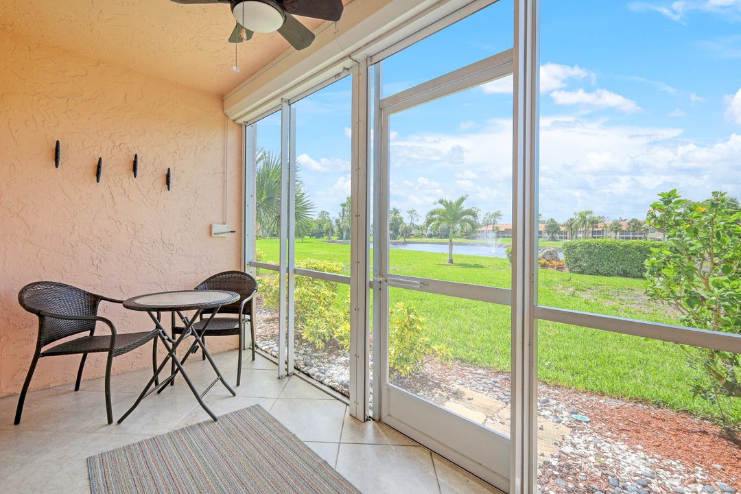 300 Forest Lakes Blvd #112, Naples, FL 34105