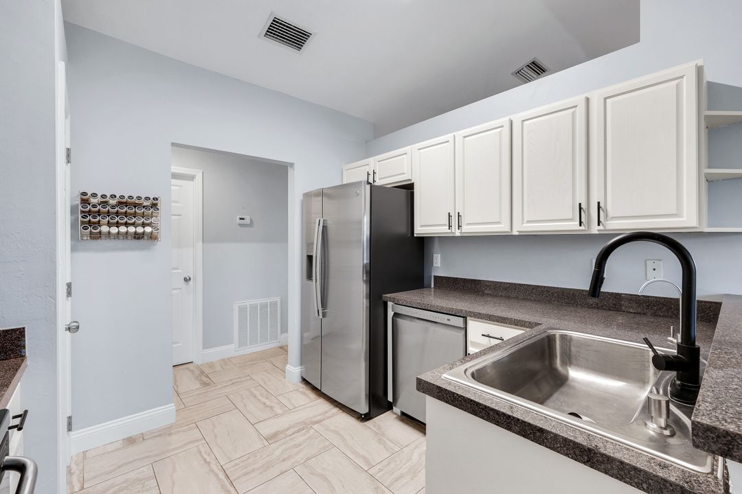 1402 NE 19th Terrace, Cape Coral, FL 33909