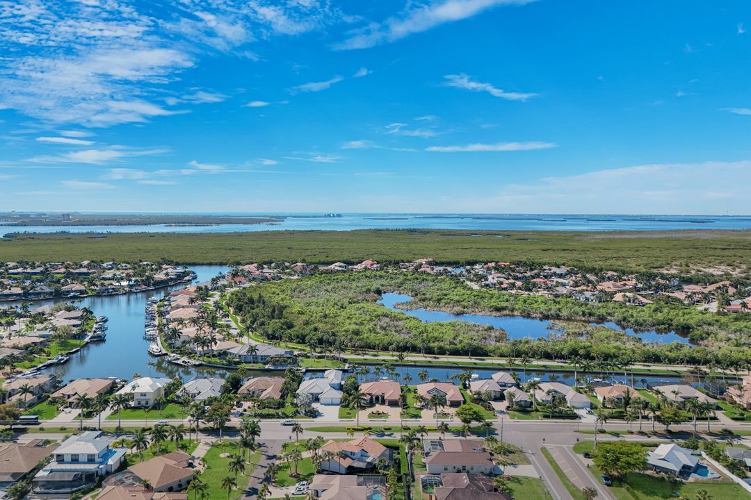 2022 El Dorado Pkwy W, Cape Coral, FL 33914