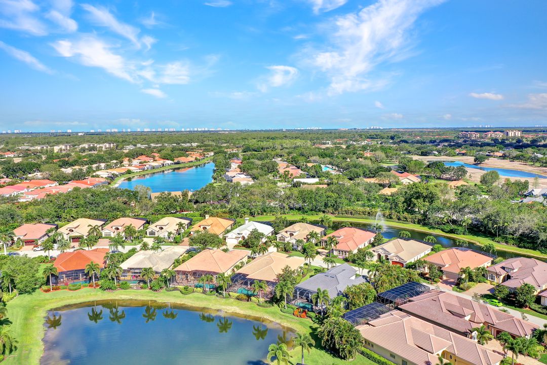 5746 Hammock Isles Dr, Naples, FL 34119